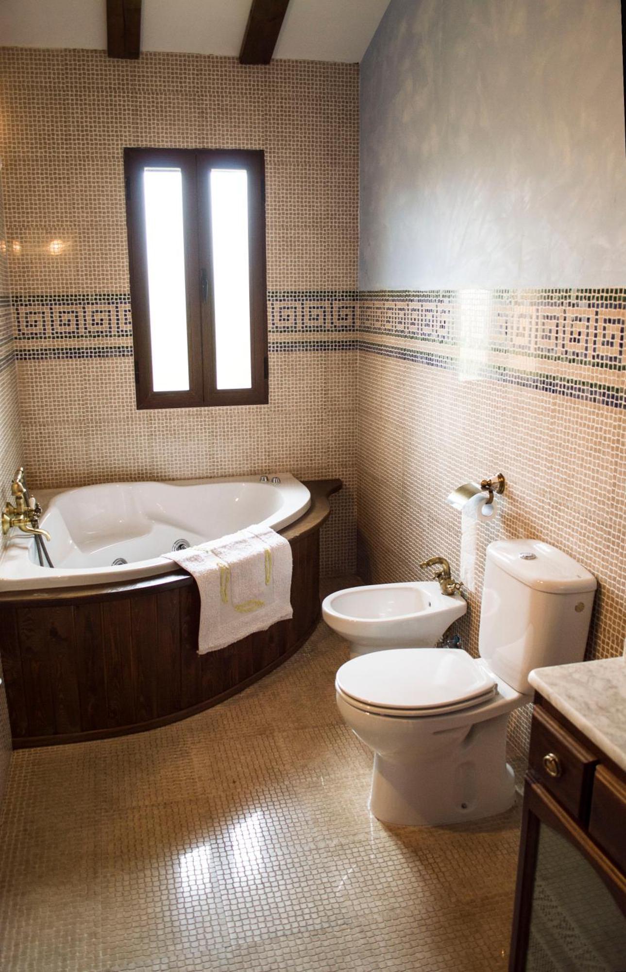 Apartamentos Rurales Alvado Tamajon Екстериор снимка